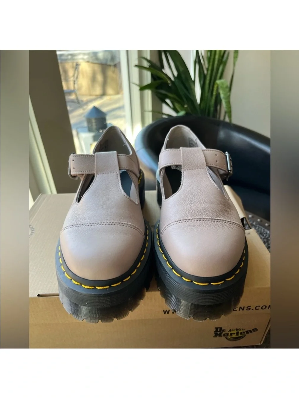 NWOT Dr. Martens Women's Taupe T-Strap Platform Mary Janes Bethan T-Bar Sz 7